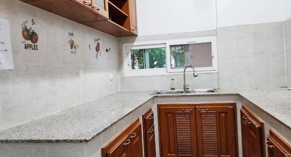 Haus zum Kauf mit 5 Zimmer in Mueang Chiang Mai, Chiang Mai