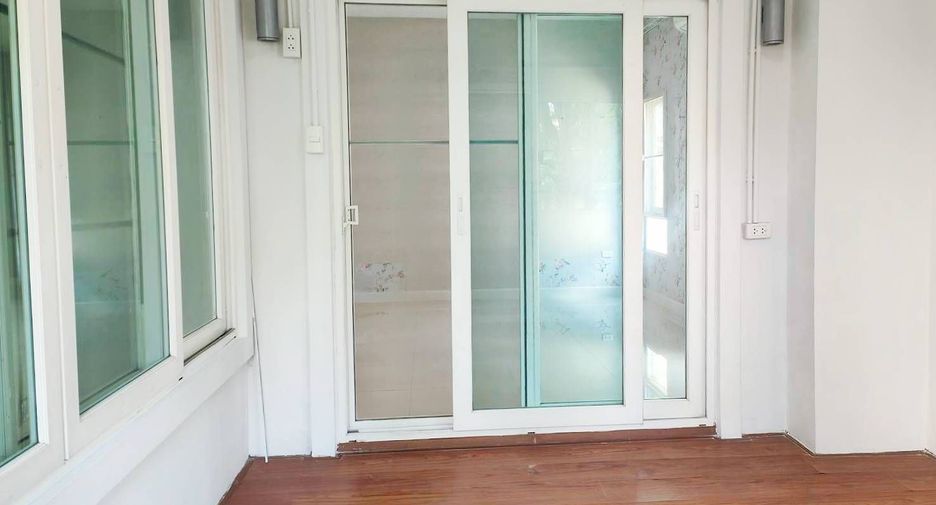 Haus zum Kauf mit 5 Zimmer in Mueang Chiang Mai, Chiang Mai
