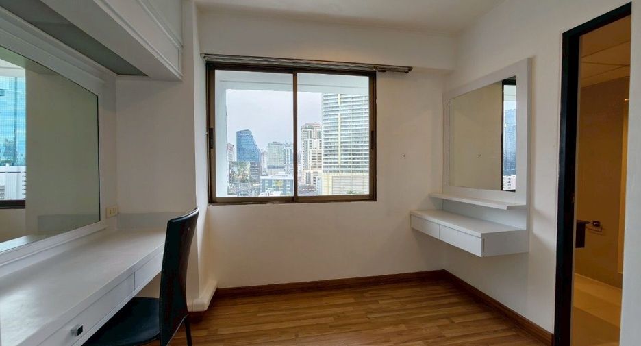 For rent 3 ベッドルーム apartment in Khlong Toei, Bangkok