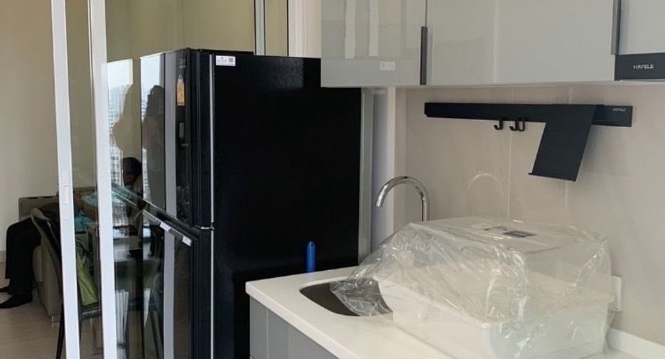 Condo en alquiler de 1 habitaciones en Bang Rak, Bangkok