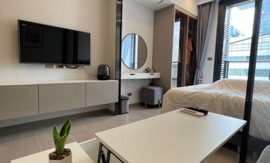 À louer studio condo à Huai Khwang, Bangkok