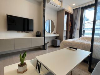 À louer studio condo à Huai Khwang, Bangkok