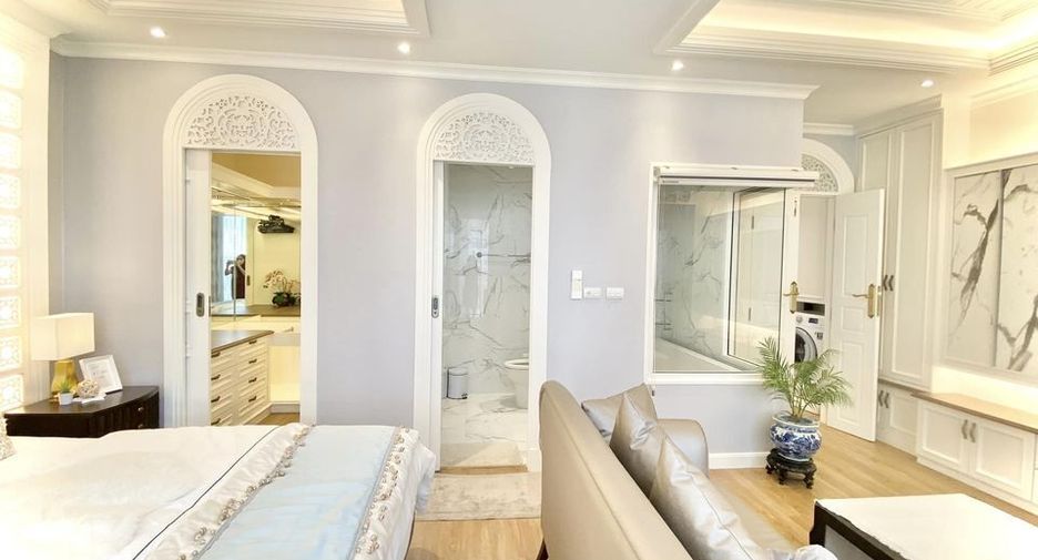 For sale 2 ベッドルーム condo in Khlong Toei, Bangkok
