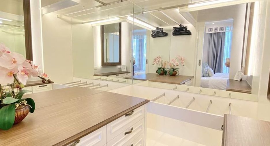 For sale 2 ベッドルーム condo in Khlong Toei, Bangkok