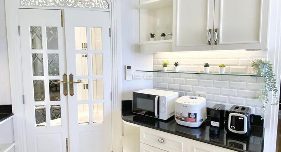 For sale 2 ベッドルーム condo in Khlong Toei, Bangkok