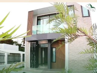 For sale 3 bedrooms house in Saraphi, Chiang Mai