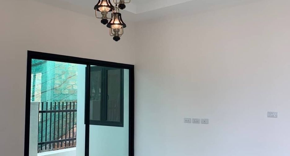 For sale 3 bedrooms house in Saraphi, Chiang Mai