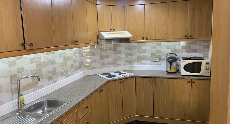 For rent 2 bedrooms condo in Watthana, Bangkok