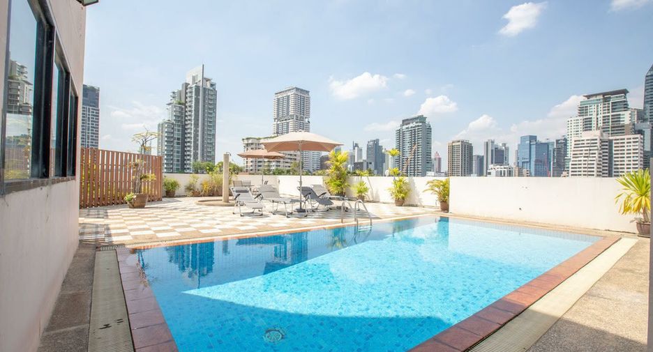 For rent 2 bedrooms condo in Watthana, Bangkok