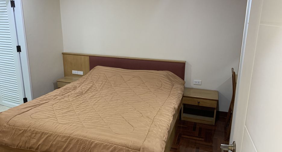 For rent 2 bedrooms condo in Watthana, Bangkok