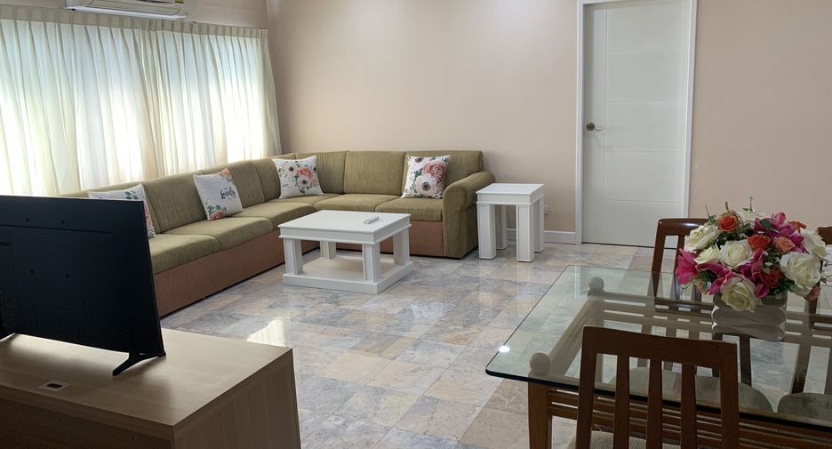 For rent 2 bedrooms condo in Watthana, Bangkok