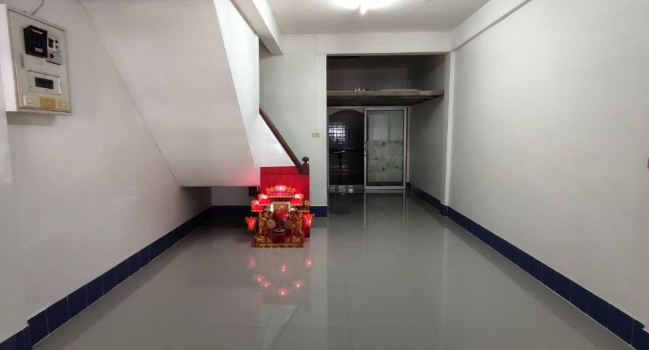 For sale 2 bedrooms townhouse in Bang Khae, Bangkok