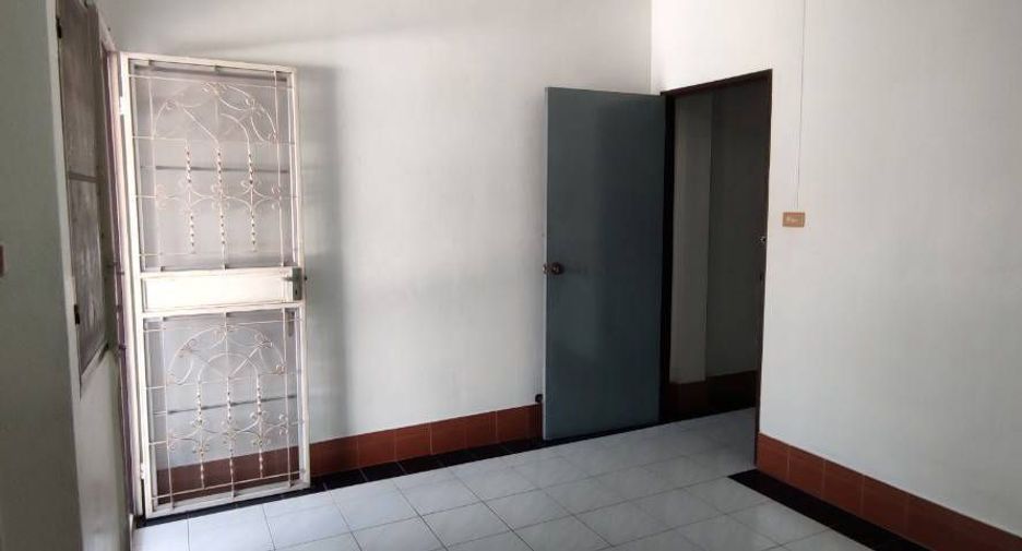 For sale 2 bedrooms townhouse in Bang Khae, Bangkok