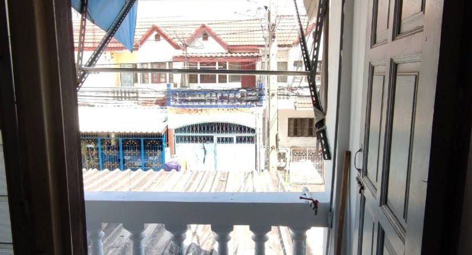 For sale 2 bedrooms townhouse in Bang Khae, Bangkok