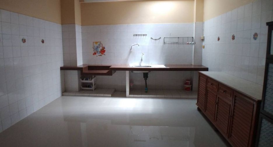 For sale 2 bedrooms townhouse in Bang Khae, Bangkok