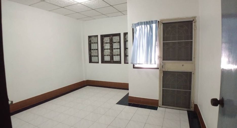 For sale 2 bedrooms townhouse in Bang Khae, Bangkok