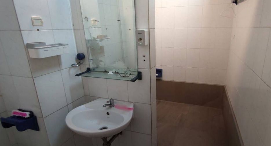 For sale 2 bedrooms townhouse in Bang Khae, Bangkok