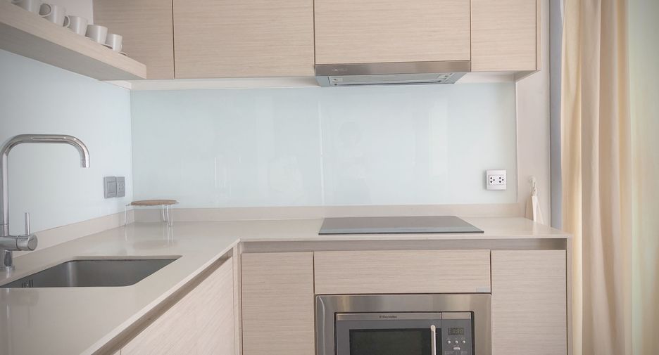 For rent 2 bedrooms condo in Watthana, Bangkok