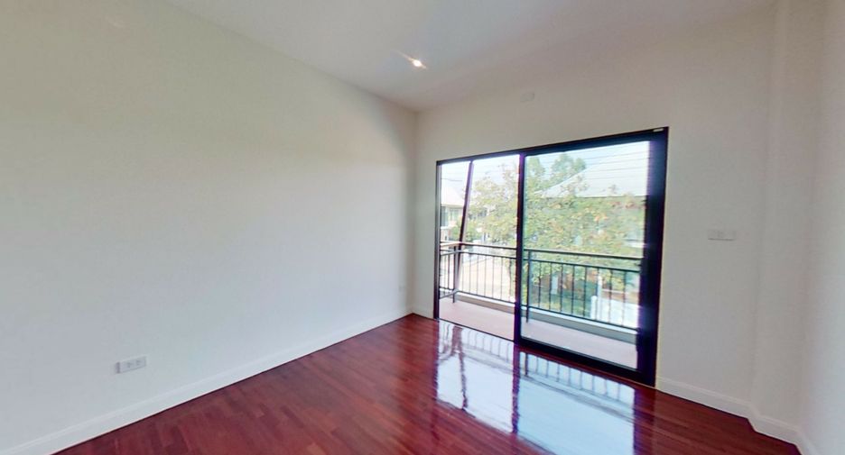 À vendre 4 chambres maison à Hang Dong, Chiang Mai