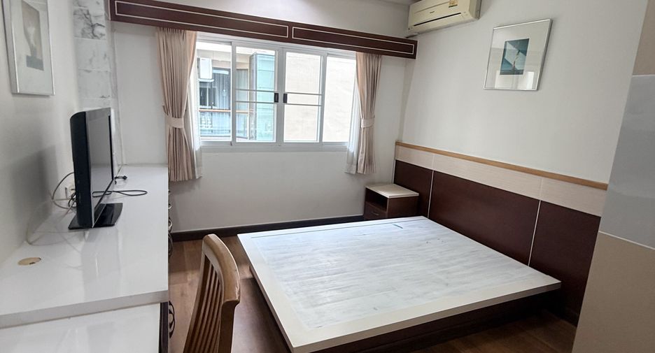 For rent 1 bed apartment in Khlong Toei, Bangkok