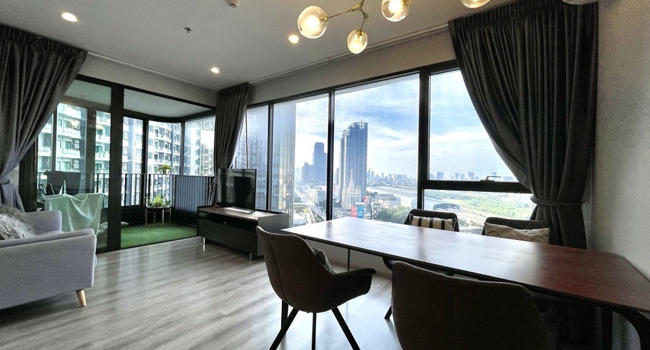 For rent 2 bedrooms condo in Watthana, Bangkok