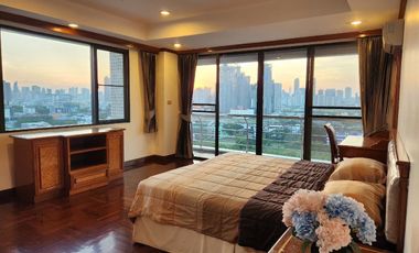 For rent 2 bedrooms condo in Huai Khwang, Bangkok