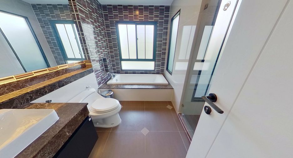 For sale 4 bedrooms house in San Sai, Chiang Mai