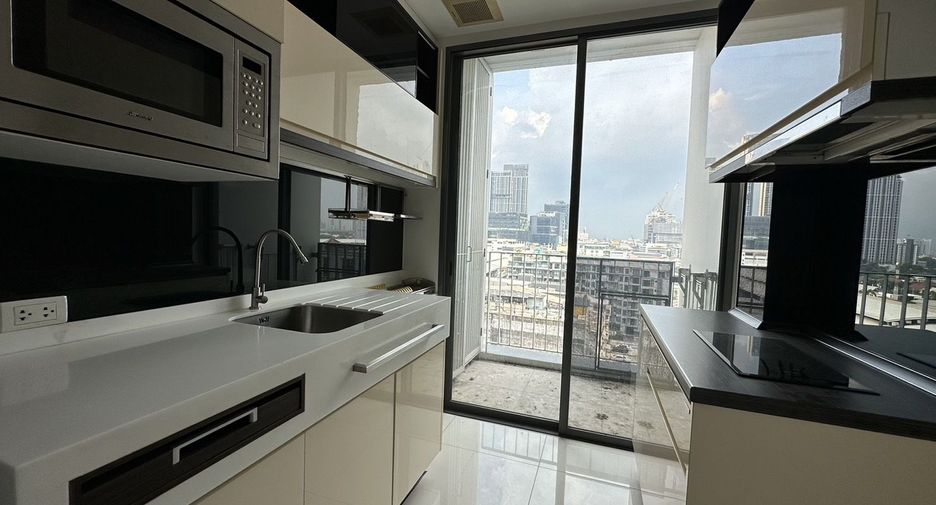For sale 1 Beds condo in Phra Khanong, Bangkok