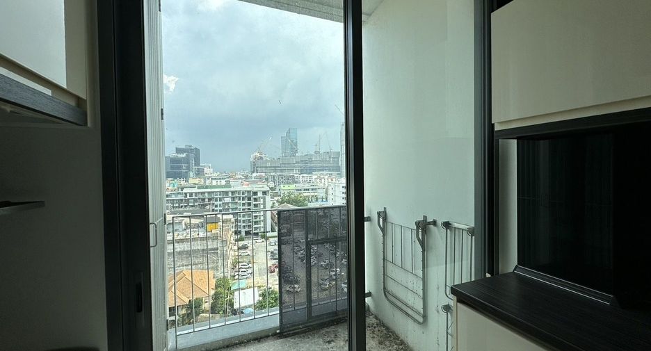 For sale 1 Beds condo in Phra Khanong, Bangkok