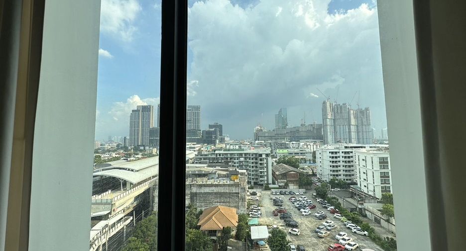For sale 1 Beds condo in Phra Khanong, Bangkok