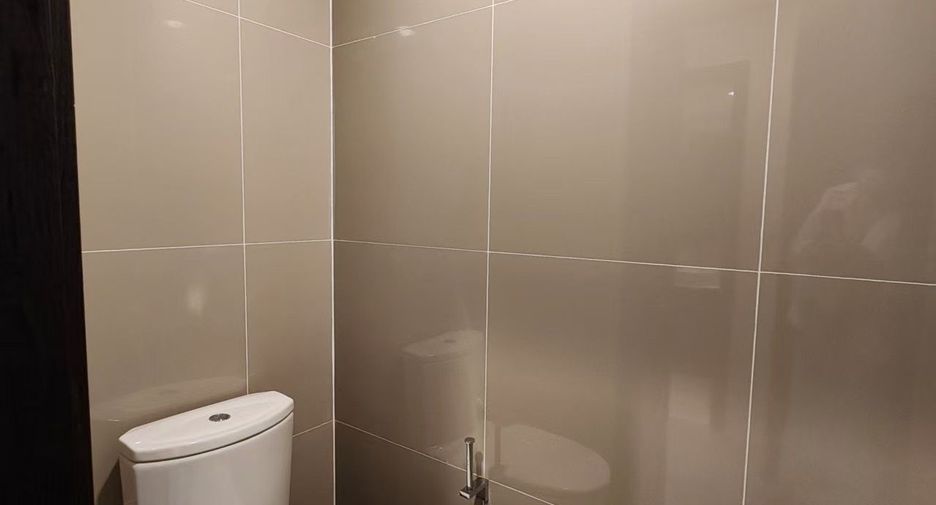 Wohnung zur Miete mit 1 Zimmer in Huai Khwang, Bangkok