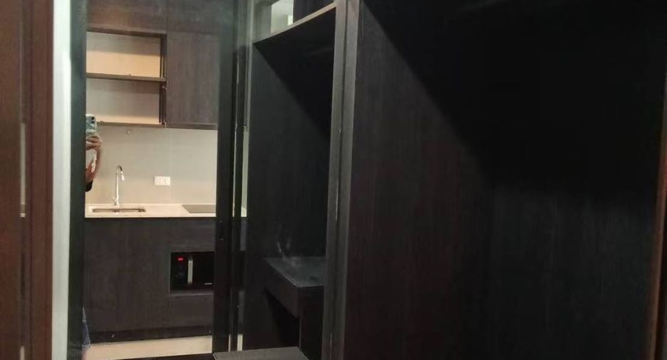 Wohnung zur Miete mit 1 Zimmer in Huai Khwang, Bangkok