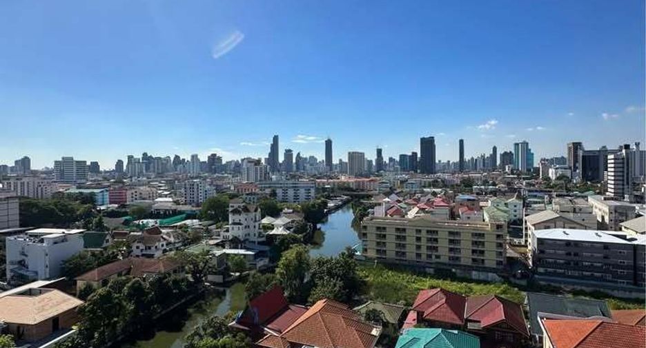 For sale 1 bed condo in Watthana, Bangkok