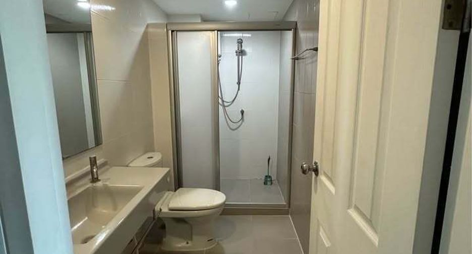 For sale 1 bed condo in Watthana, Bangkok