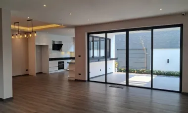 For sale 4 bedrooms villa in Hang Dong, Chiang Mai