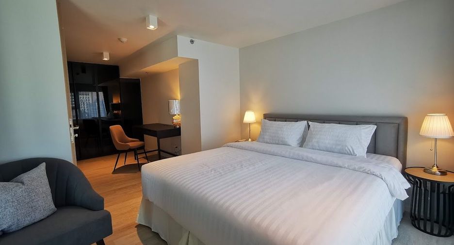 For rent 2 bedrooms condo in Sathon, Bangkok