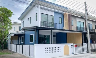 Haus zum Kauf mit 3 Zimmer in Prawet, Bangkok