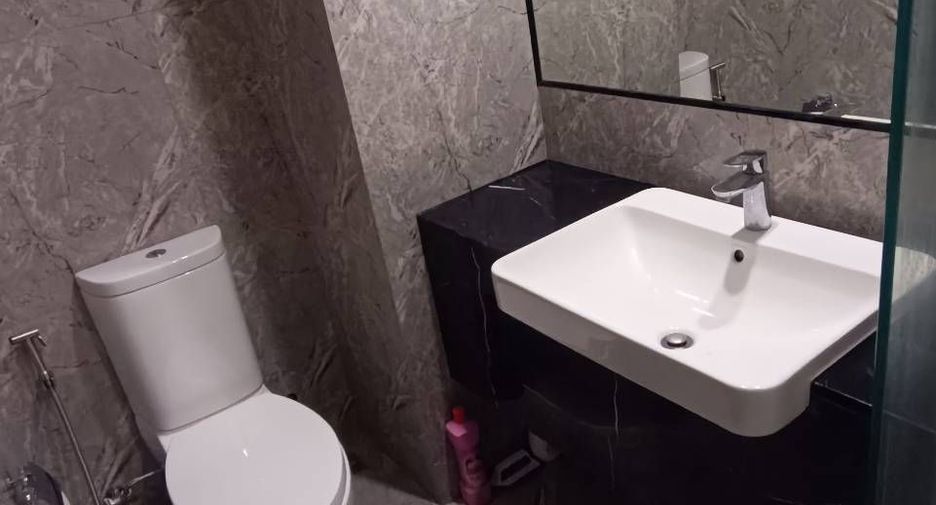 Condo en alquiler de 1 habitaciones en Khlong Toei, Bangkok