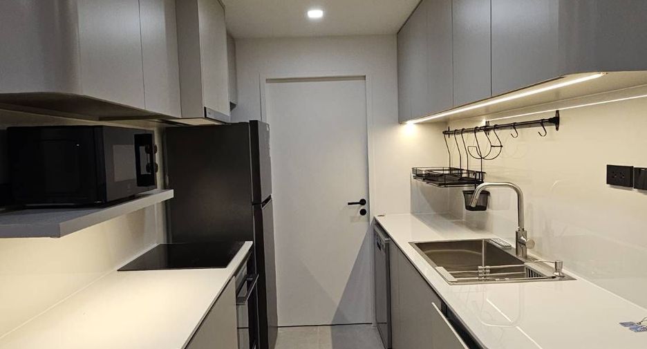 For rent 2 bedrooms condo in Khlong Toei, Bangkok