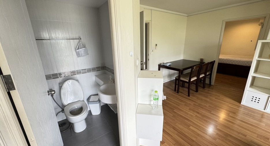 For sale and for rent 2 bedrooms condo in Huai Khwang, Bangkok