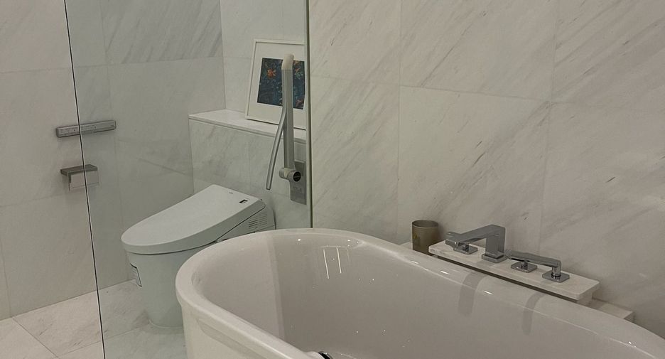 For rent 1 bed condo in Pathum Wan, Bangkok