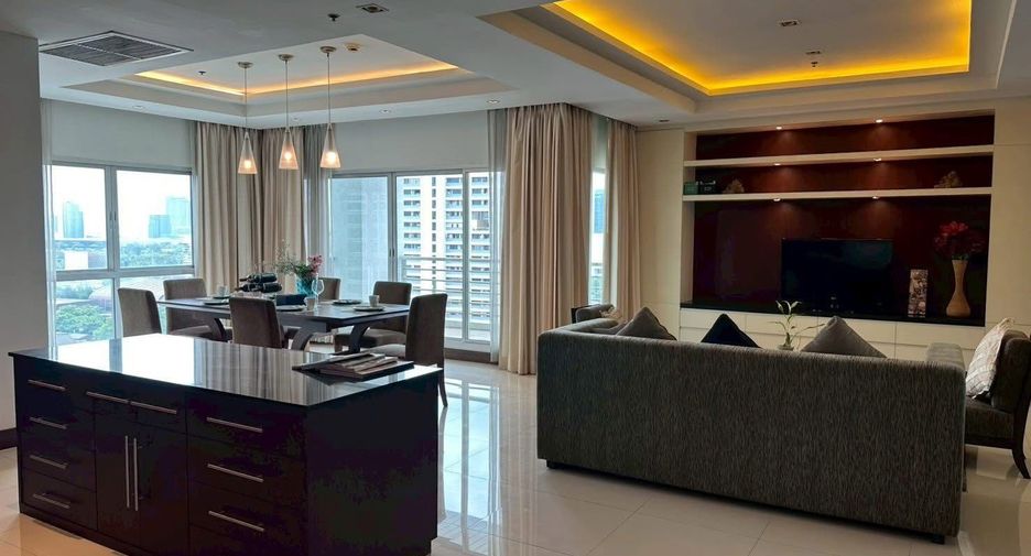 For rent 3 bedrooms condo in Pathum Wan, Bangkok