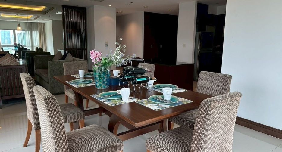 For rent 3 bedrooms condo in Pathum Wan, Bangkok