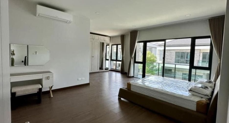 Casa en alquiler de 4 habitaciones en Bang Phli, Samut Prakan