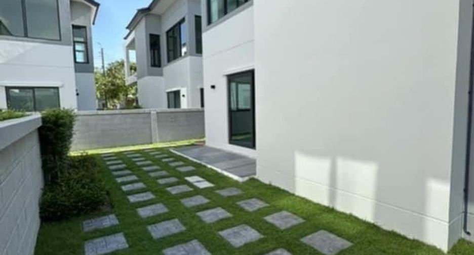 Casa en alquiler de 4 habitaciones en Bang Phli, Samut Prakan