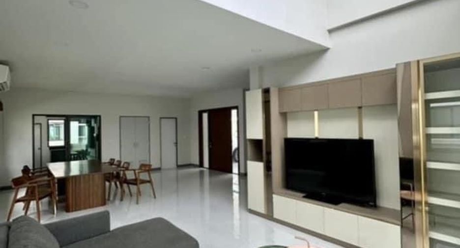 Casa en alquiler de 4 habitaciones en Bang Phli, Samut Prakan