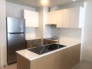 Apartamento en alquiler de 2 habitaciones en Watthana, Bangkok