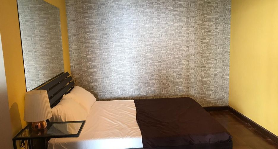 For sale 3 bedrooms condo in Yan Nawa, Bangkok