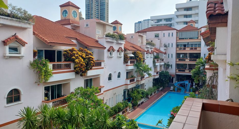 For rent 2 bedrooms apartment in Watthana, Bangkok