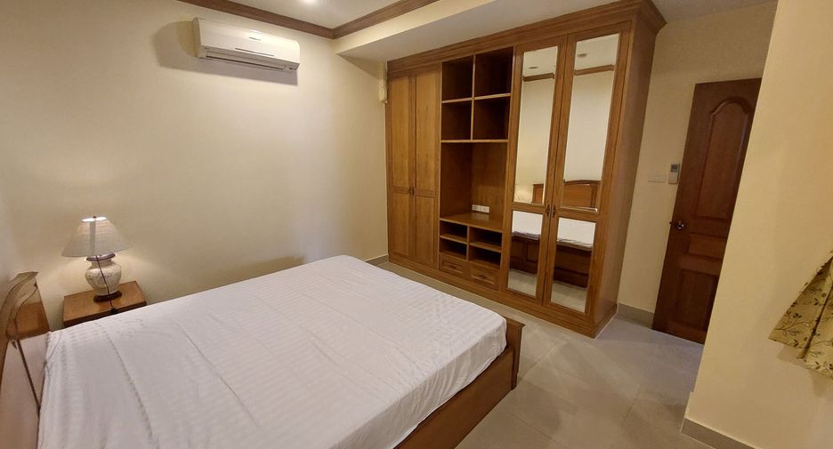 For rent 2 bedrooms apartment in Watthana, Bangkok